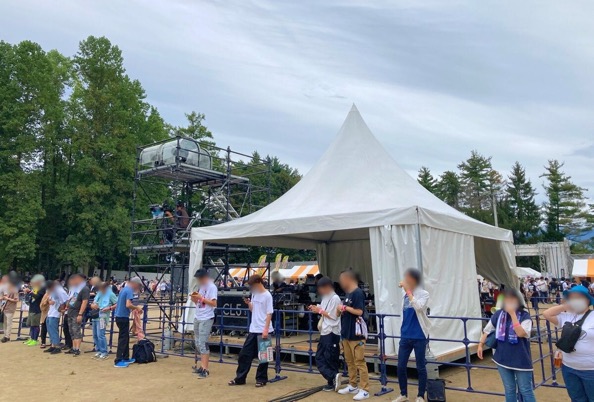 とんがり屋根が特徴の「リリーテント」